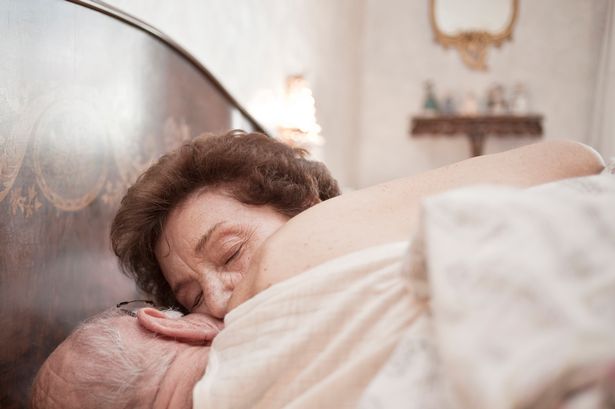 Cụ bà 91 tuổi tử vong vì quá sung sức khi 'yêu'