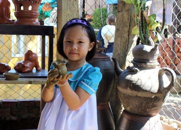 Một ngày cùng bé thăm quan làng gốm Bát Tràng