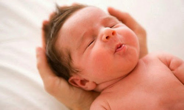 Chăm sóc trẻ sơ sinh 1 tháng tuổi
