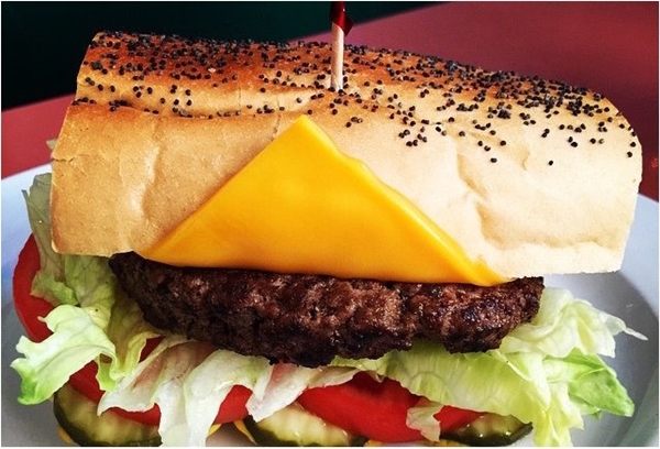 Đến Mỹ thưởng thức những chiếc bánh hamburger hấp dẫn cho sinh viên