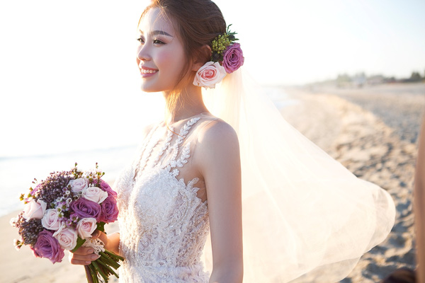 Trọn bộ ảnh cưới hạnh phúc của Á hậu Diễm Trang tại Đà Nẵng