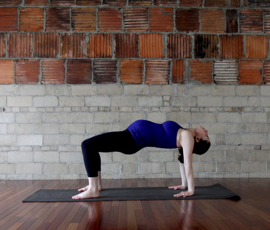 Bài tập yoga giúp giảm đau lưng cho mẹ bầu