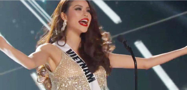 Cư dân mạng “phát sốt” vì khi nhìn Phạm Hương catwalk trong đêm Bán kết Miss Universe 2015