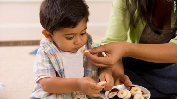 6 điều cần biết về chăm sóc ăn uống cho trẻ sơ sinh và trẻ nhỏ