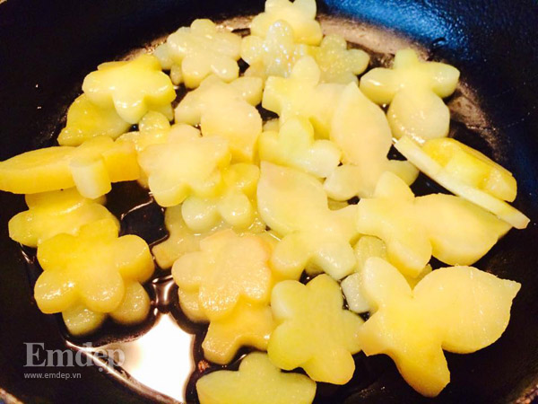 Cách làm mứt khoai tây dẻo ngon đón Tết