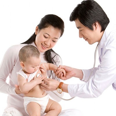 Tiêm vắc xin cho trẻ: Không tự tiện mua vắc xin 'xách tay'