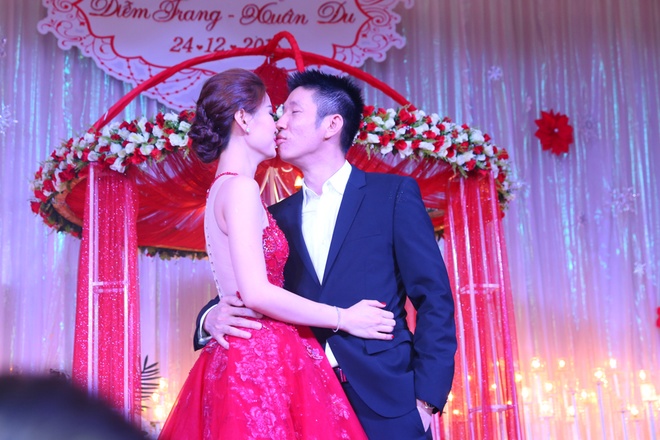 V-biz Plus: Lễ cưới hoành tráng của Á hậu Diễm Trang - Hoài Lâm 'vượt mặt' Sơn Tùng