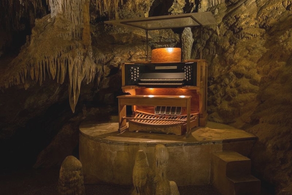 Ấn tượng với cây đàn organ trong hang động dưới mặt đất