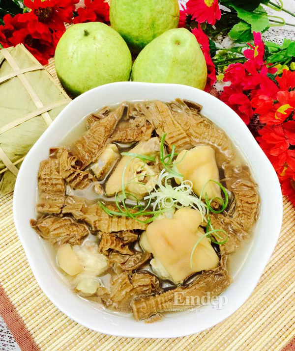 Cách nấu canh măng móng giò đậm đà ngày Tết