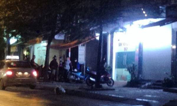 Hà Nội: Nổ súng truy sát nhau trên phố Định Công Thượng