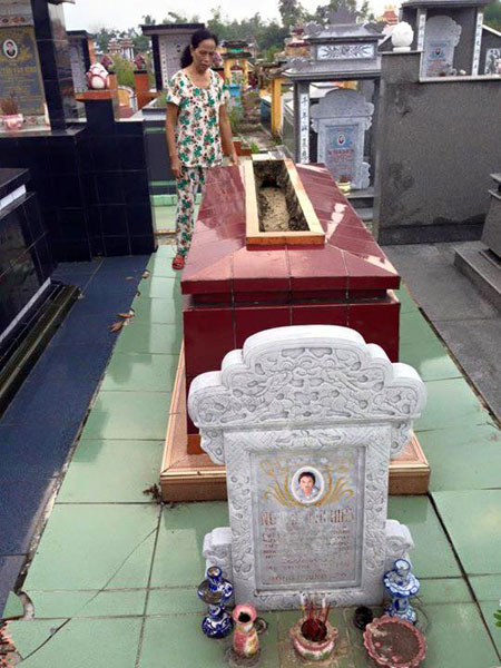 Lời “kêu cứu” từ ngôi mộ sụt lún của nữ tuyển thủ bóng đá Việt Nam
