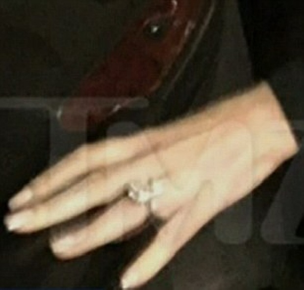 HOT: Mariah Carey được cầu hôn bằng nhẫn 35 carat
