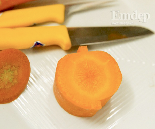 3 cách tỉa cà rốt cho mâm cơm Tết