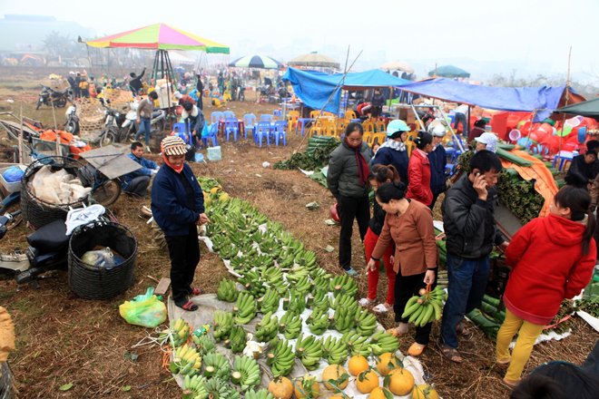 Những phiên chợ gọi Tết về ở Hà Nội