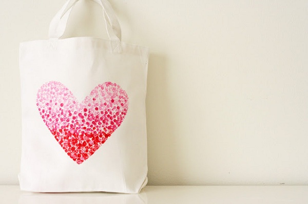 Diện túi xách trái tim lãng mạn cho ngày lễ Valentine
