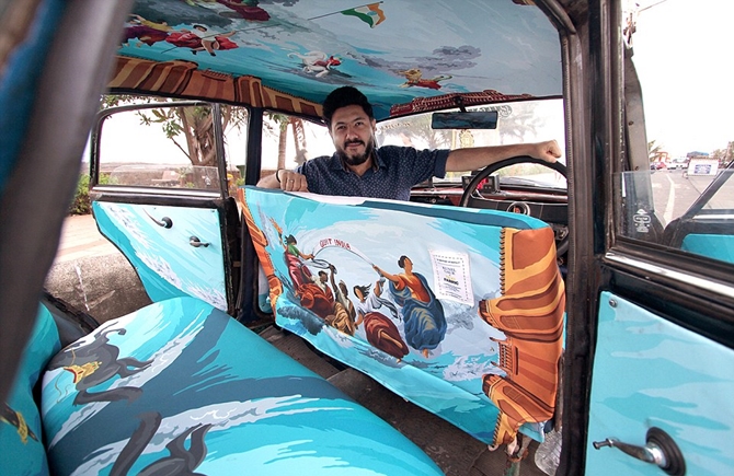 Những chiếc taxi bảy sắc cầu vồng tại Mumbai Ấn Độ
