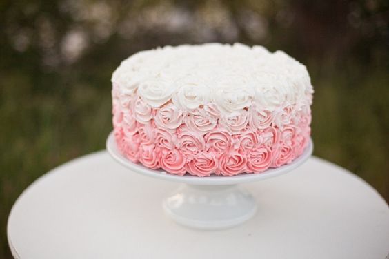 Trang trí bánh gato hoa hồng tuyệt đẹp