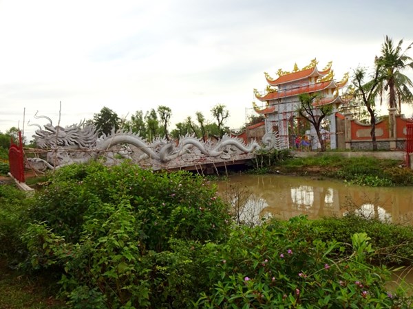Thực hư chuyện đền thờ Tổ 100 tỷ của Hoài Linh bị đập phá?