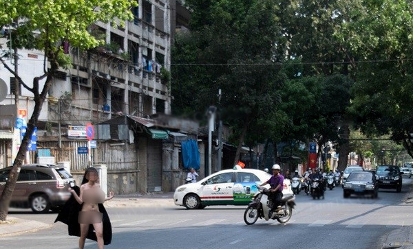Vụ thiếu nữ khoe thân ở Trung tâm Sài Gòn: Có dấu hiệu bệnh rối loạn tâm thần!