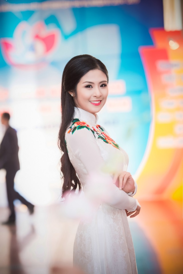 Hoa hậu Ngọc Hân: “Nhận nhiều tiền của đàn ông thật nhàm chán”