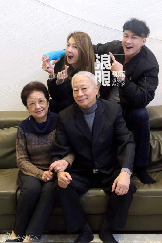C-biz: Hà Nhuận Đông kết hôn ở tuổi 41 - Huỳnh Tông Trạch 'sống thử' với người mẫu Nhật 