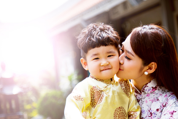 Khi sao Việt chuộng “mốt” làm mẹ đơn thân