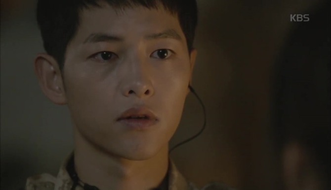 Hậu Duệ Của Mặt Trời Tập 7 Full HD Vietsub Ngày 16/3: Vừa thoát cửa tử, Song Hye Kyo và Song Joong Ki lại xa nhau