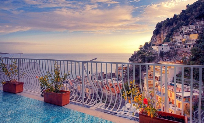 Choáng ngợp trước khung cảnh rực rỡ, đầy sắc màu của bờ biển Amalfi, Italy