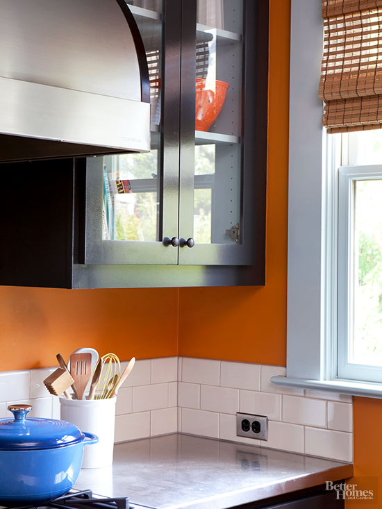 Biến hóa cho phòng bếp tồi tàn thành không gian rực rỡ sắc màu