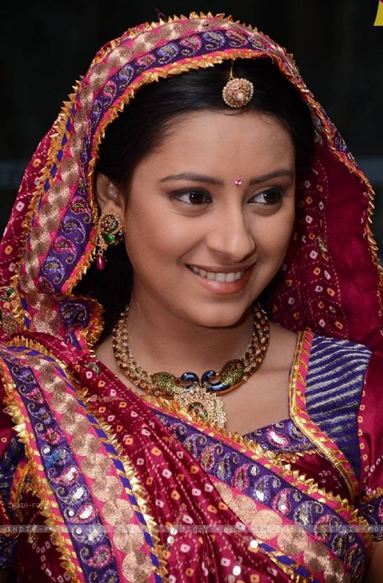 Sốc: Nữ diễn viên đóng Anandi 'Cô dâu 8 tuổi' tự tử ở tuổi 25