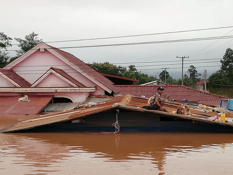 Ảnh: Vỡ đập thủy điện ở Lào, ít nhất 28 người thiệt mạng, hơn 100 người mất tích