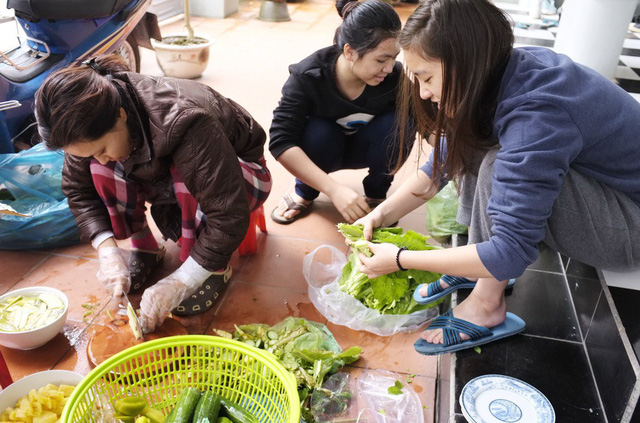 Người đàn bà có gia đình nào cũng bị Tết làm cho kiệt sức: Tại đàn ông vô tâm hay tại nhà chồng?