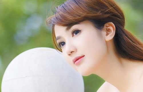 Nhà có phụ nữ vóc dáng tướng cách này lúc nào cũng được ăn ngon, mặc đẹp, gia đình hòa thuận, êm ấm