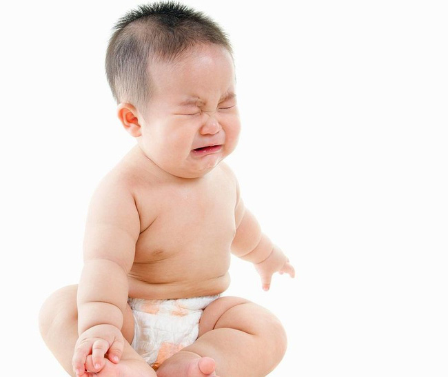 8 dấu hiệu quan trọng cho thấy trẻ sơ sinh đang có vấn đề về sức khỏe, mẹ không thể lơ là