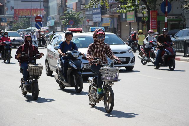 Hà Nội bước vào đợt nắng nóng dài ngày, có nơi trên 38 độ C