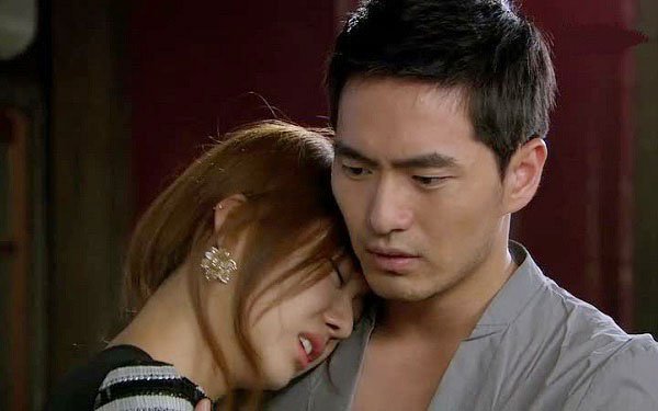Bồ của chồng đòi 'sự công bằng', vợ chỉ tung 1 chiêu mà đánh trúng 'tử huyệt'