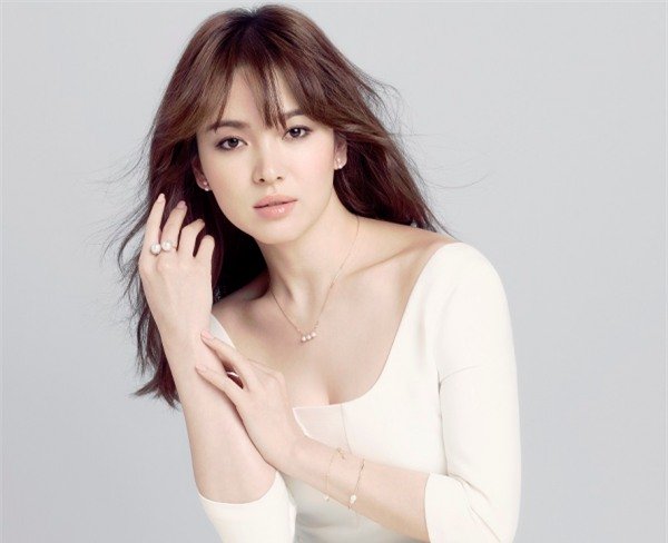 Phụ nữ có nét tướng 'quý hơn vàng mười' này, đi đến đâu cũng được săn đón, người theo đuổi xếp hàng dài