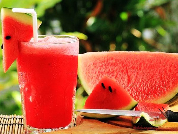 Muốn ngăn phù nề, giúp thai nhi khỏe mạnh mẹ bầu cứ tích cực ăn dưa hấu