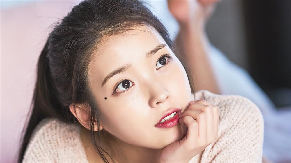 5 vị trí nốt ruồi báo hiệu người phụ nữ đi đến đâu cũng được đàn ông theo đuổi, số được chồng chiều như bà hoàng
