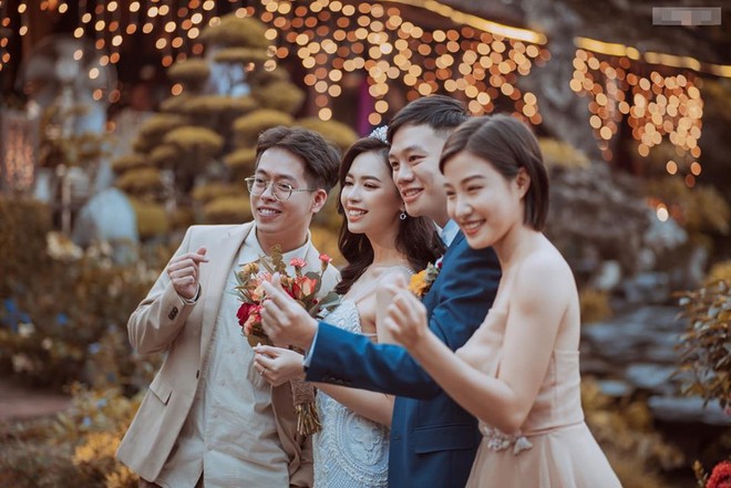 Chuyện tình 10 năm của top 5 Hoa hậu Hoàn vũ và bạn trai thời cấp 3