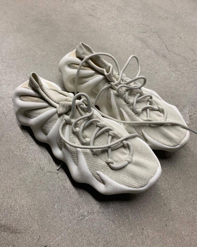 Giày Yeezy 450 trông giống món sủi cảo
