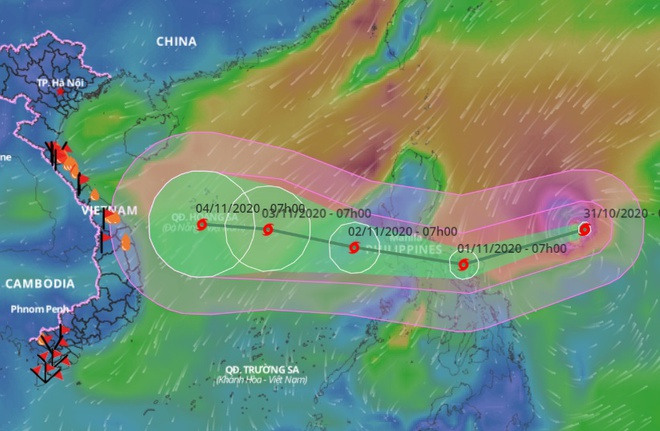 Siêu bão Goni giảm cấp khi vào Biển Đông, Đà Nẵng - Quảng Ngãi mưa lớn