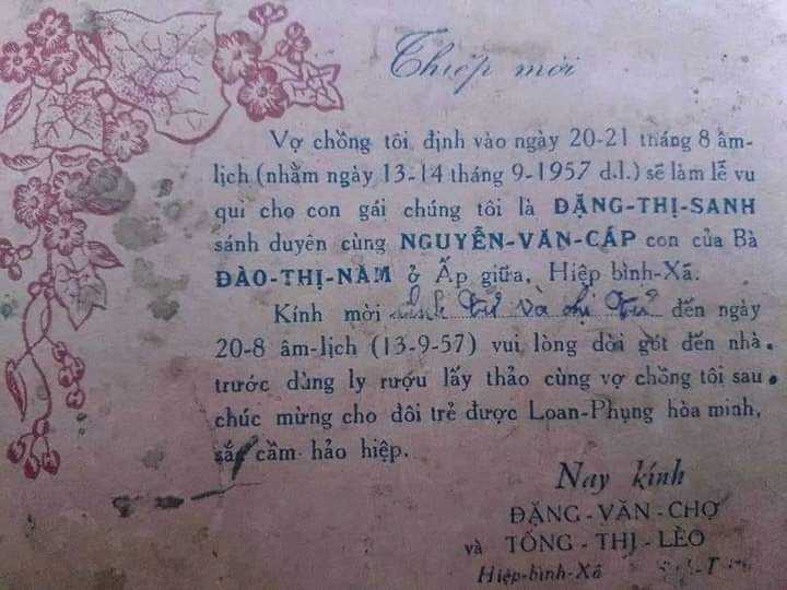 Lục được thiệp cưới thời ông bà những năm trước 1960, dân tình thi nhau khoe như báu vật
