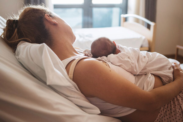 Bí quyết giúp nhanh hết sản dịch để mẹ sau sinh không lo bị viêm nhiễm