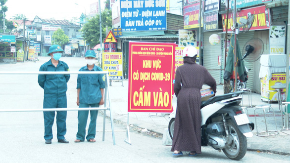 Đùng đùng băng ruộng vào xã bị phong tỏa do COVID-19 để... đánh ghen