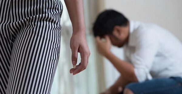 6 sai lầm lớn nhất khi bị phát hiện có người thứ 3 khiến tình yêu không thể nào hàn gắn
