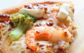 Làm Pizza hải sản đúng điệu hương vị Ý 