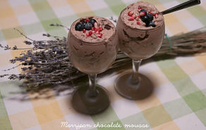 Làm mousse chocolate với 3 nguyên liệu đơn giản 