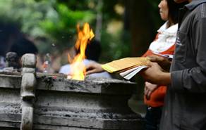 Chuyên gia văn hóa: "Vu Lan không phải cứ mâm cao cỗ đầy mới là lòng thành"