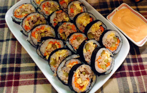 Kimbap sắc màu cho cơm nhà thêm thú vị 